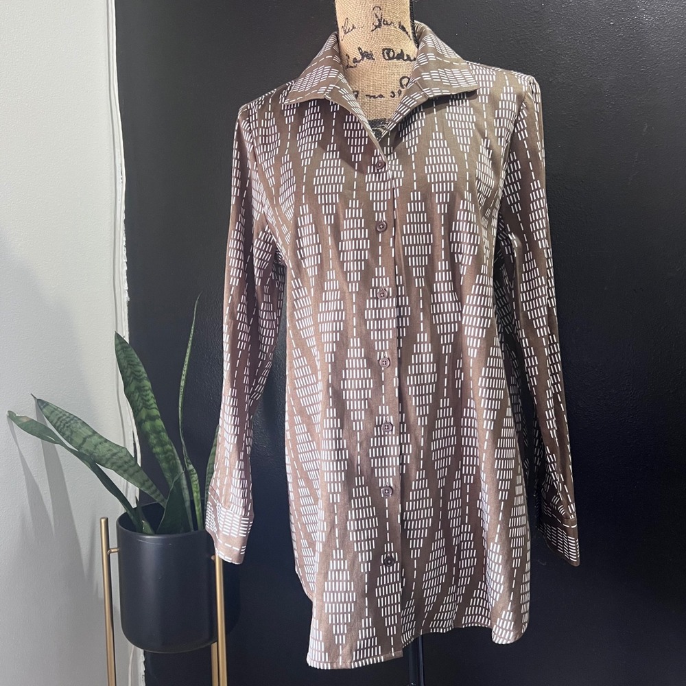 Chicos Pixie Pop Ella LS Basic Tunic Brown New Cairo Size 1 Button Down Office